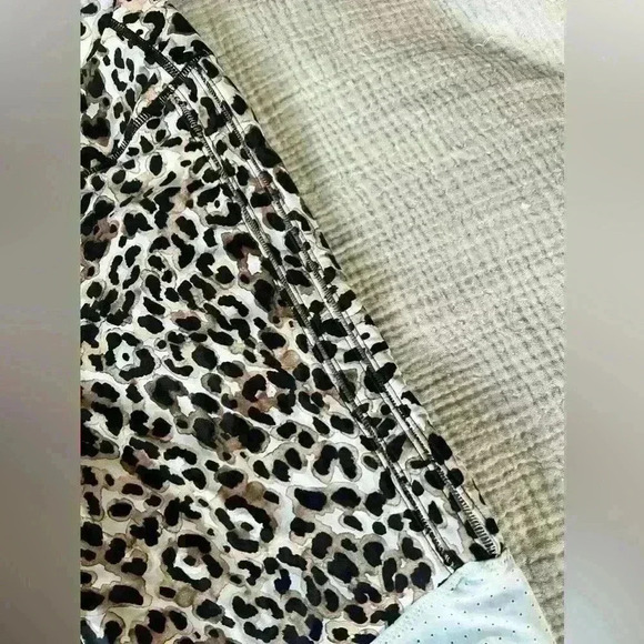 The Upside Water Leopard Print Spin Shorts, Size M / 8 Running Yoga Bike Shorts - Picture 10 of 12